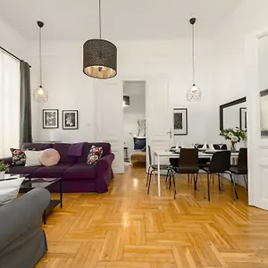 Black & White Apartamento Budapest