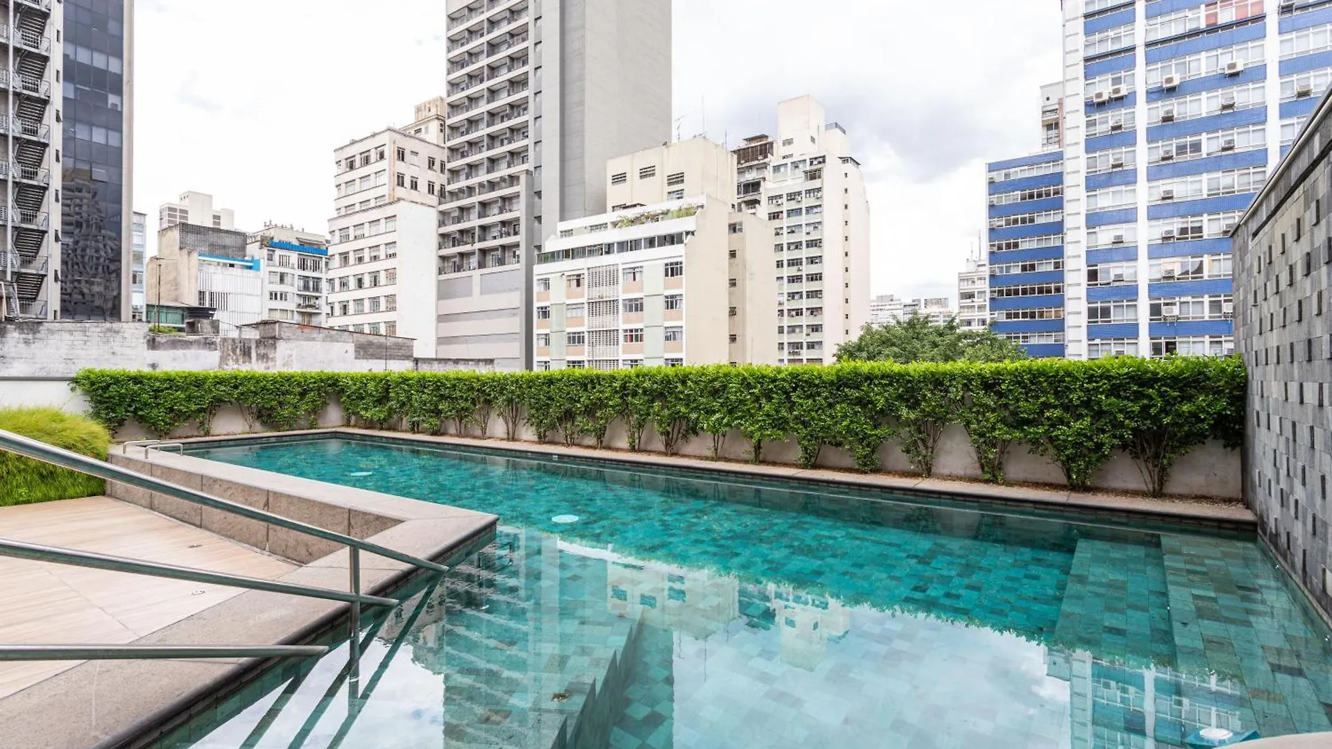 Setin Downtown Genebra - Apartamentos Completos Na Bela Vista Com Piscina contacts